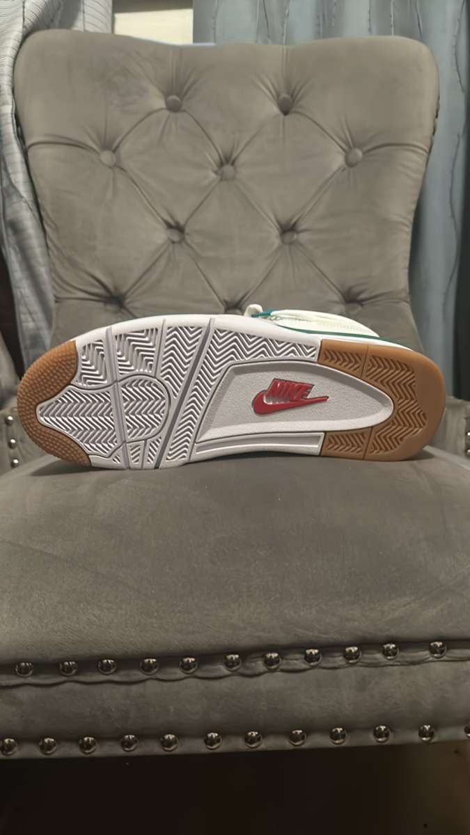 air Jordan 4s pine green