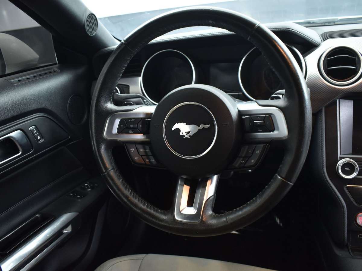 2019 Ford MustangEcoBoost Coupe Millas 40k