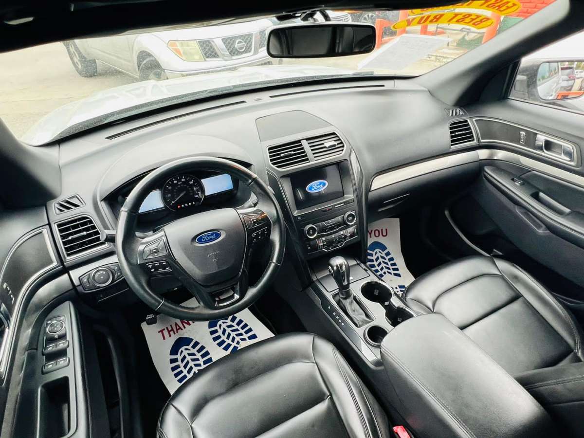 2019 Ford Explorer XLT 134k millas