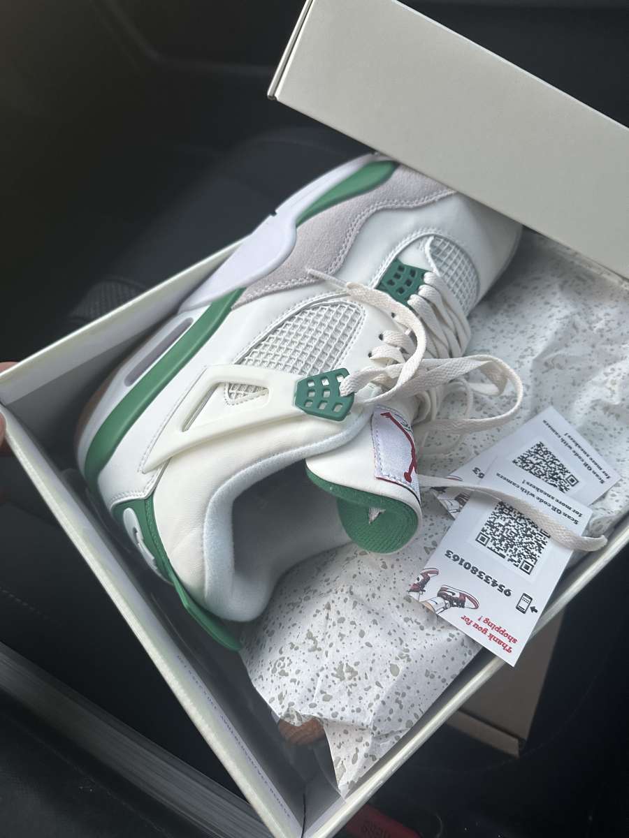 air Jordan 4s pine green