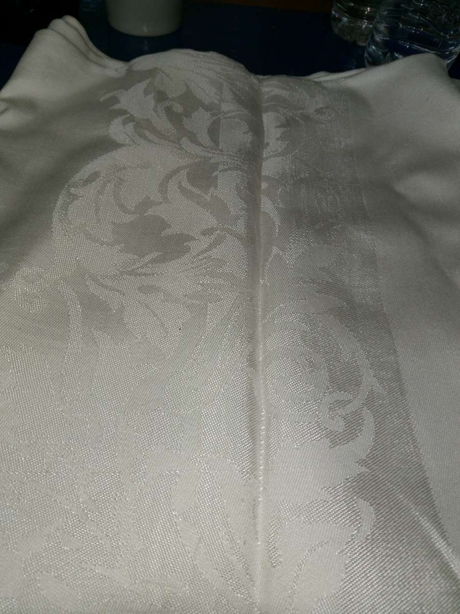 Vintage Linen Tablecloth and 8 napkins