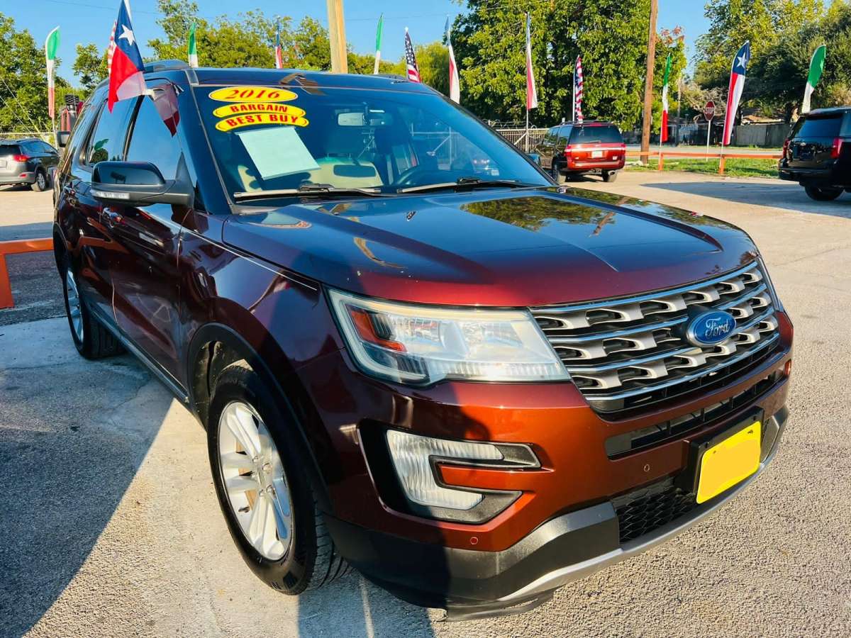 2016 FORD EXPLORER XLT 132k millas