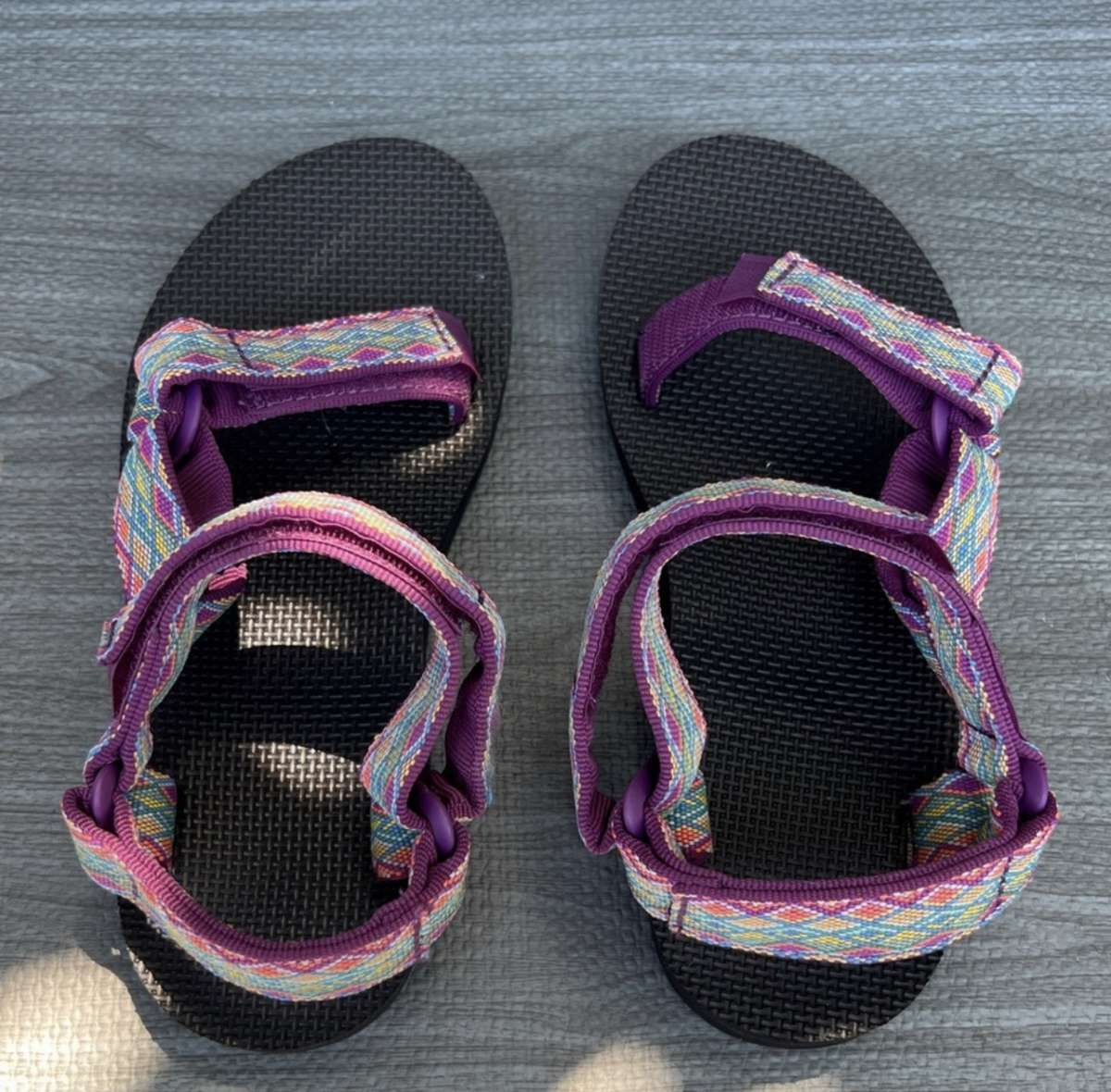 TEVA WMNS size 6
