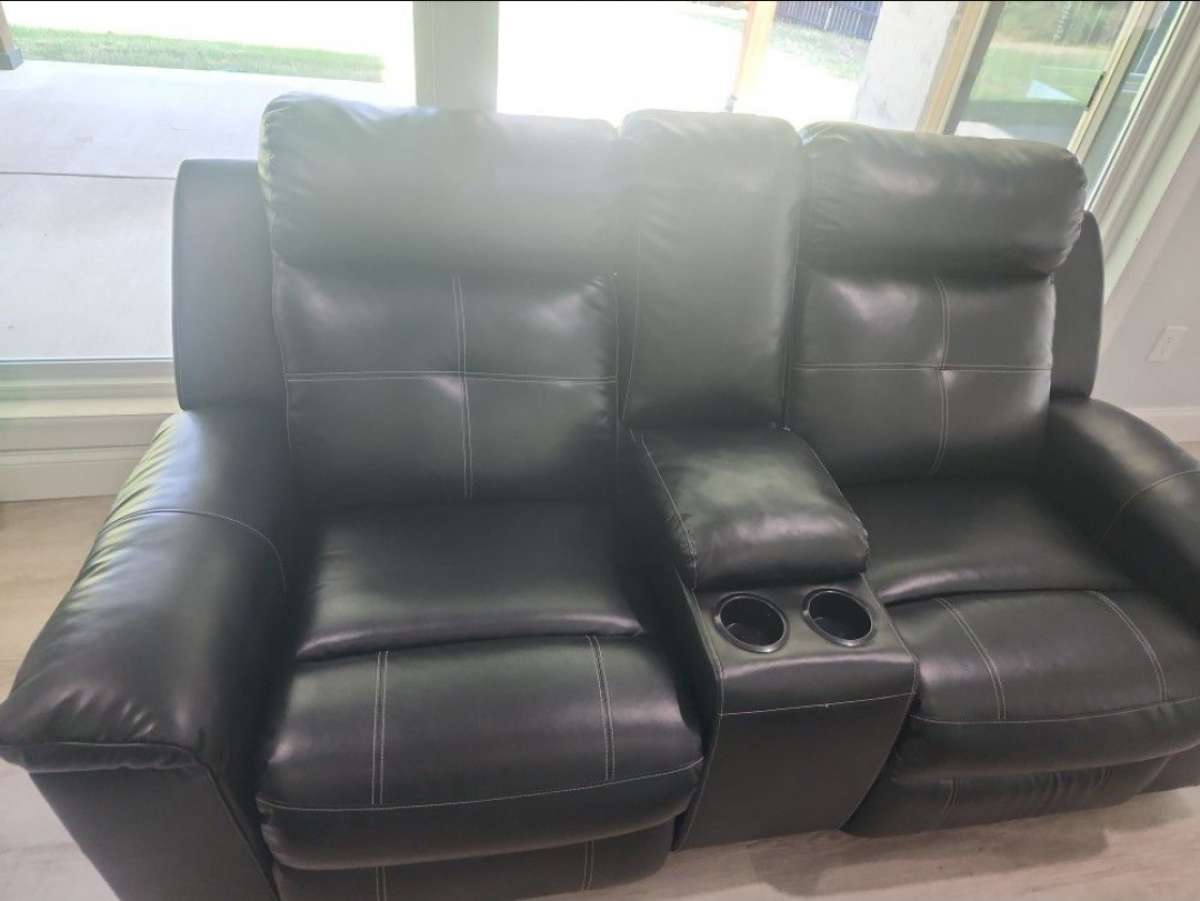 3piece living room  And everything that is in the pictures