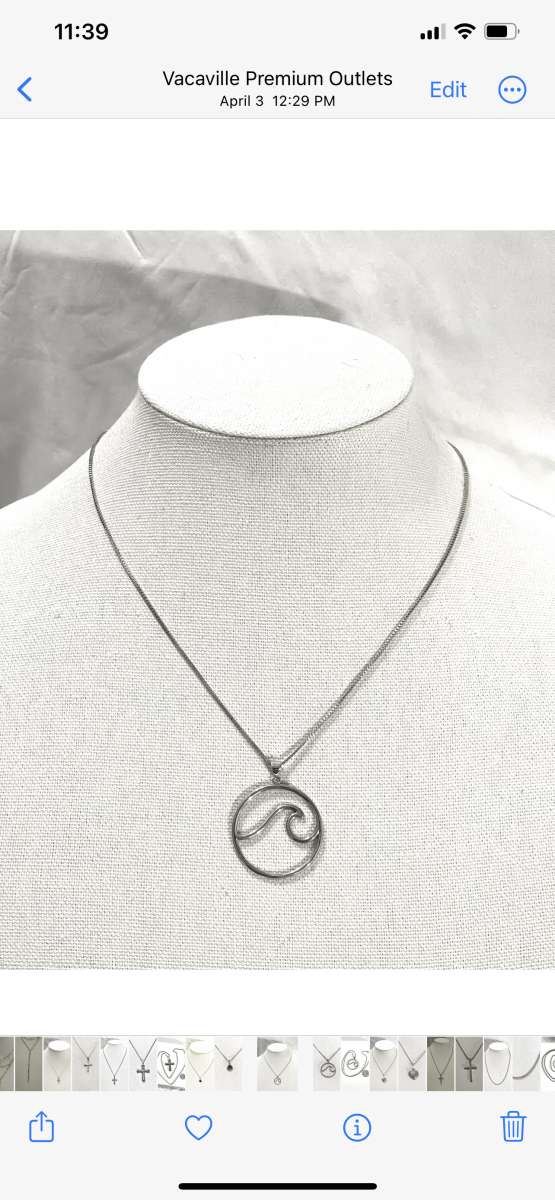 brand new silver pendant and necklace