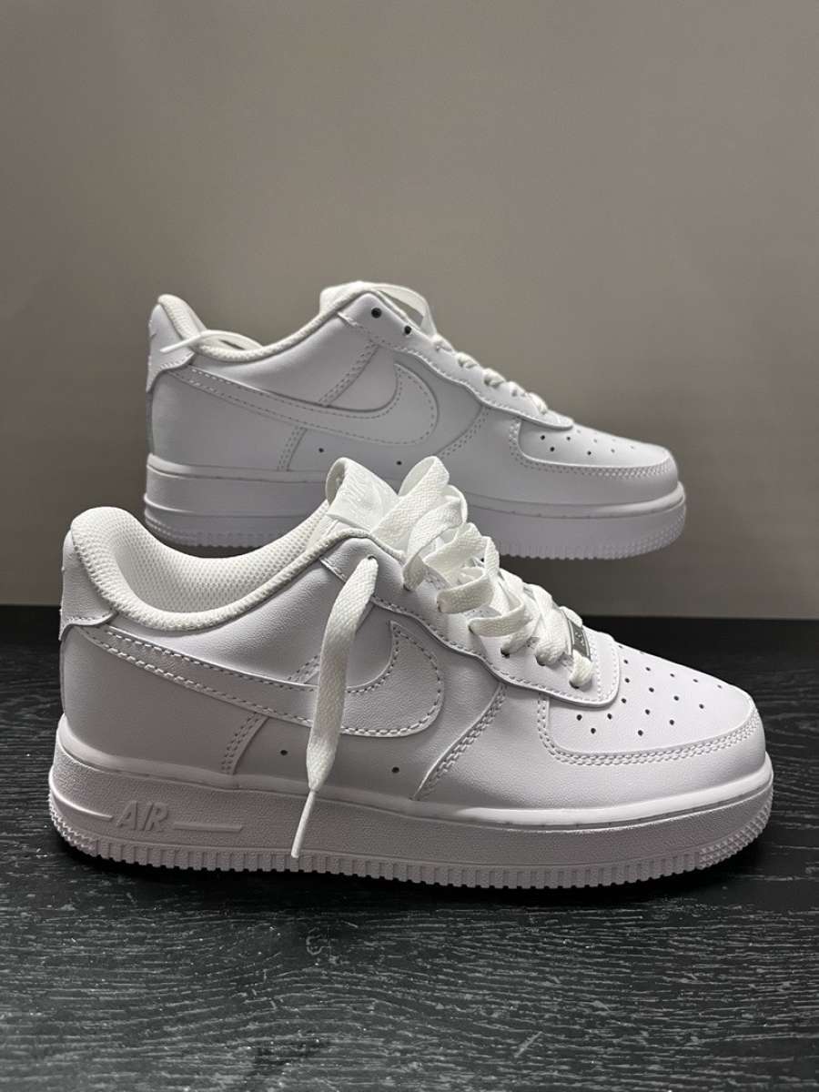 Air Force 1 women sz 7