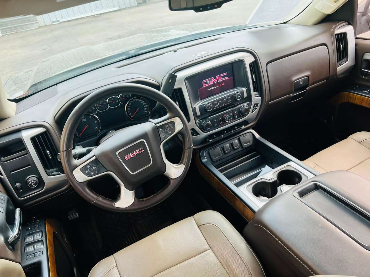 2015 Gmc Sierra 1500 SLT 105k millas