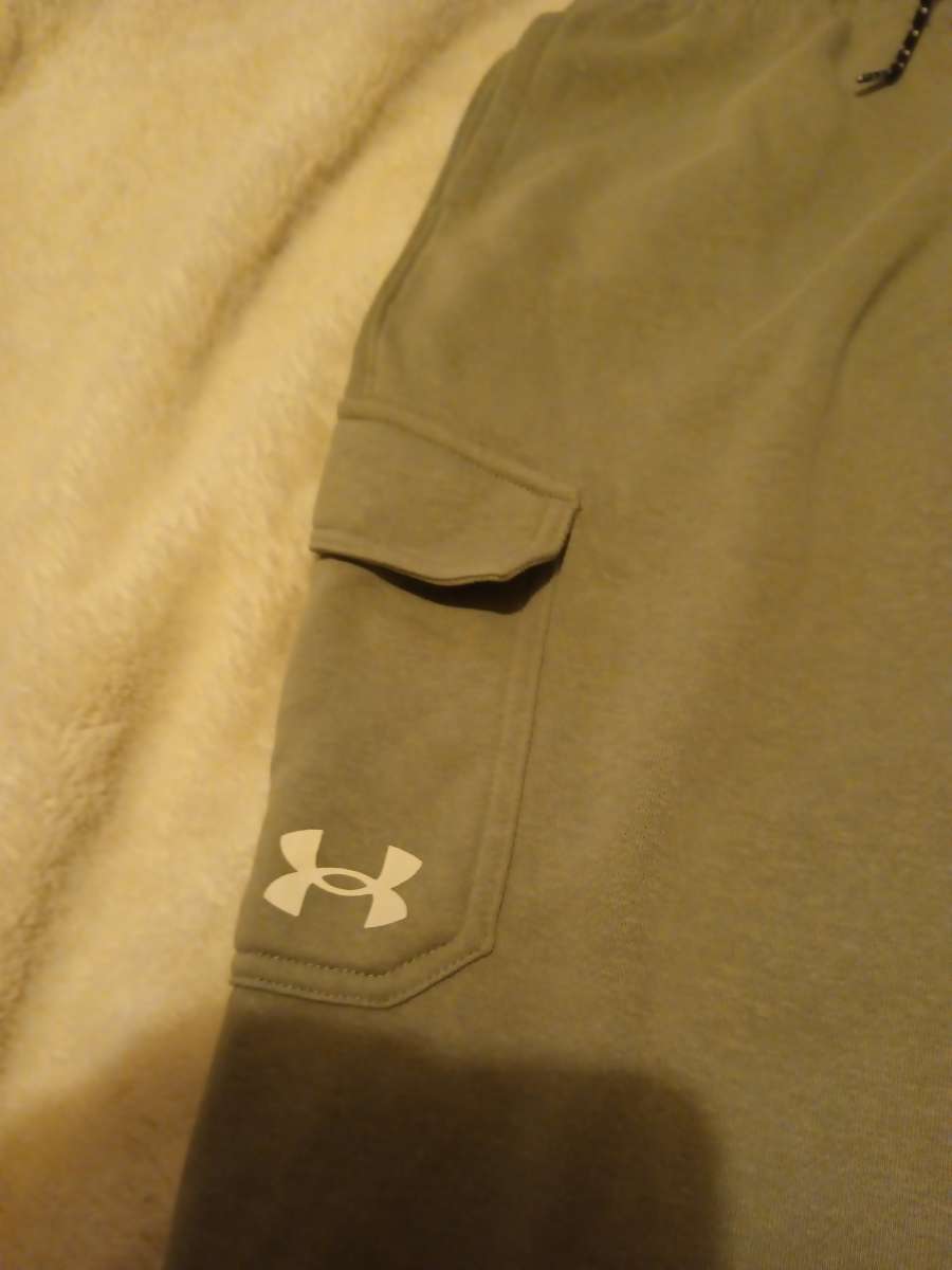 under armor Jr sweatpants for young men