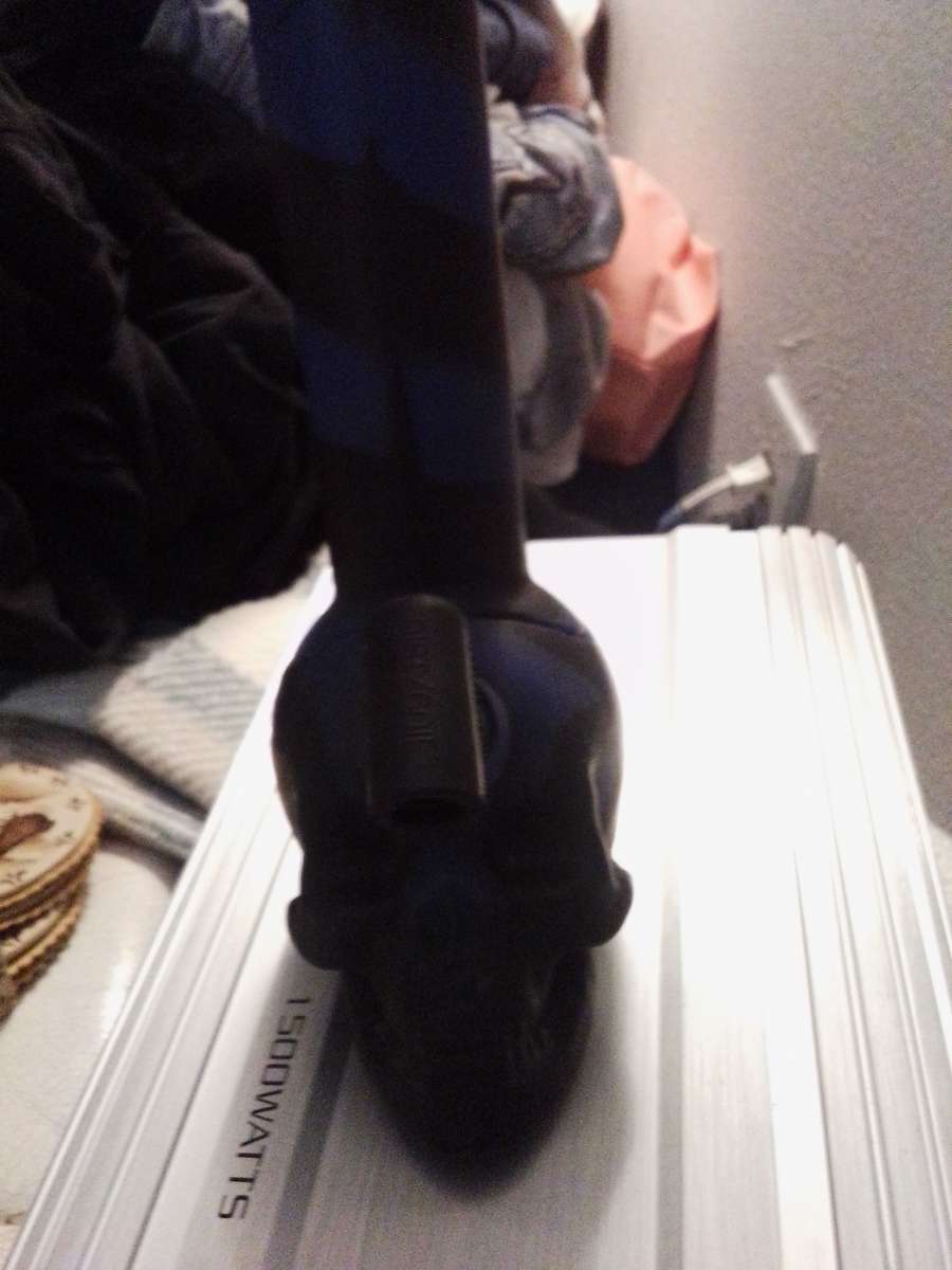 dark blue skull bong