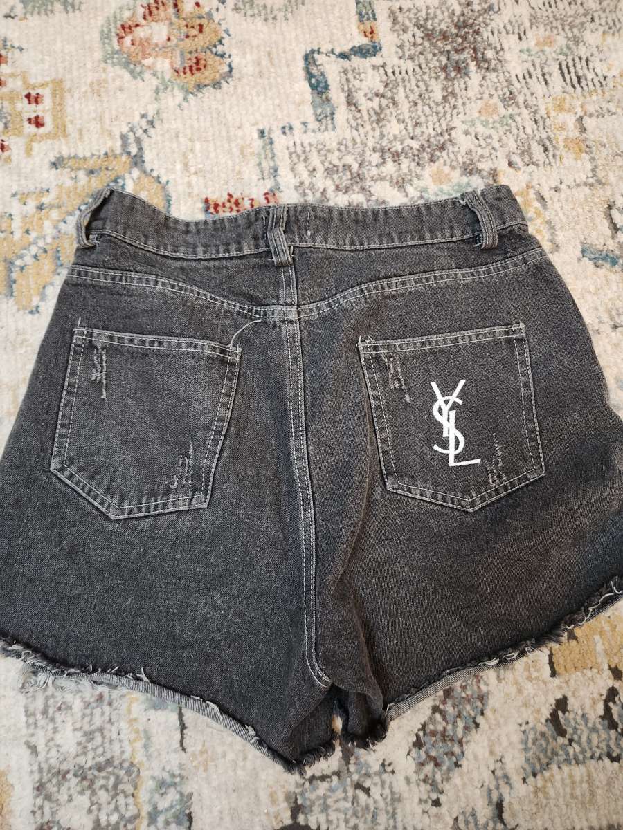 shorts large