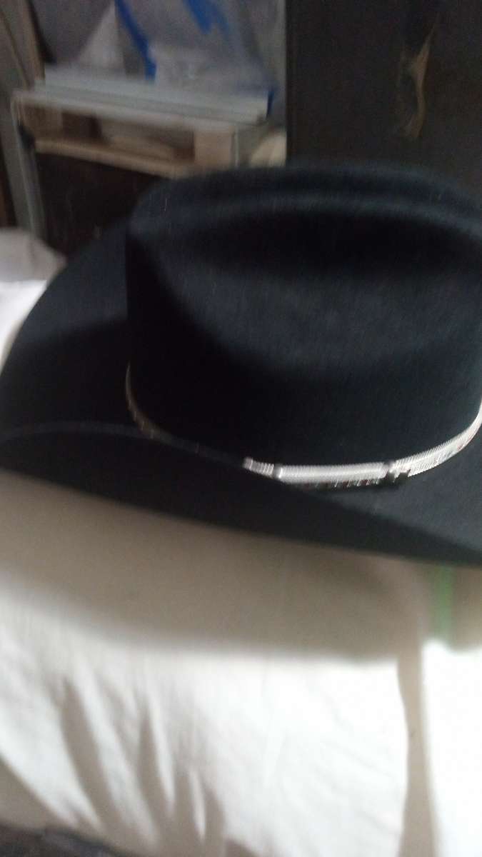 La suetre charra 1000x limited edition