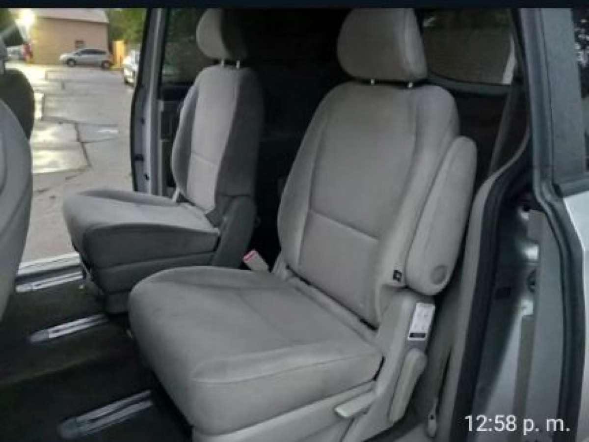 2016 Kia Sedona LX 90 k millas