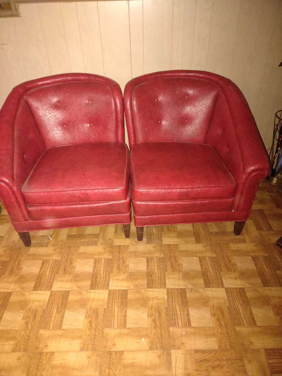 beautiful leather chairs