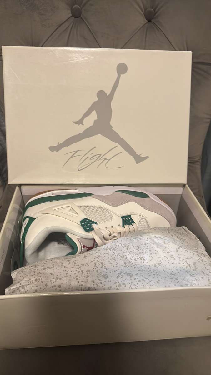 air Jordan 4s pine green