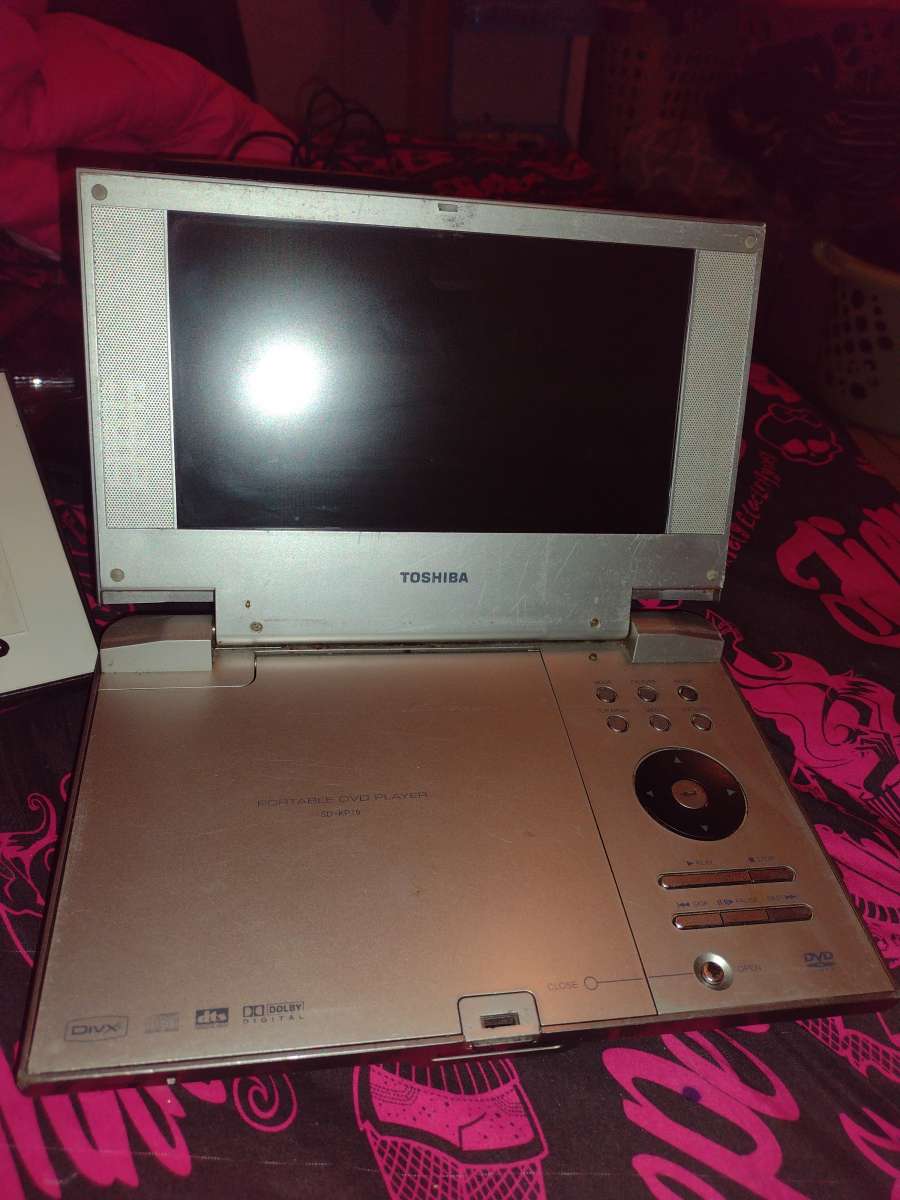 Toshiba portable DVD player