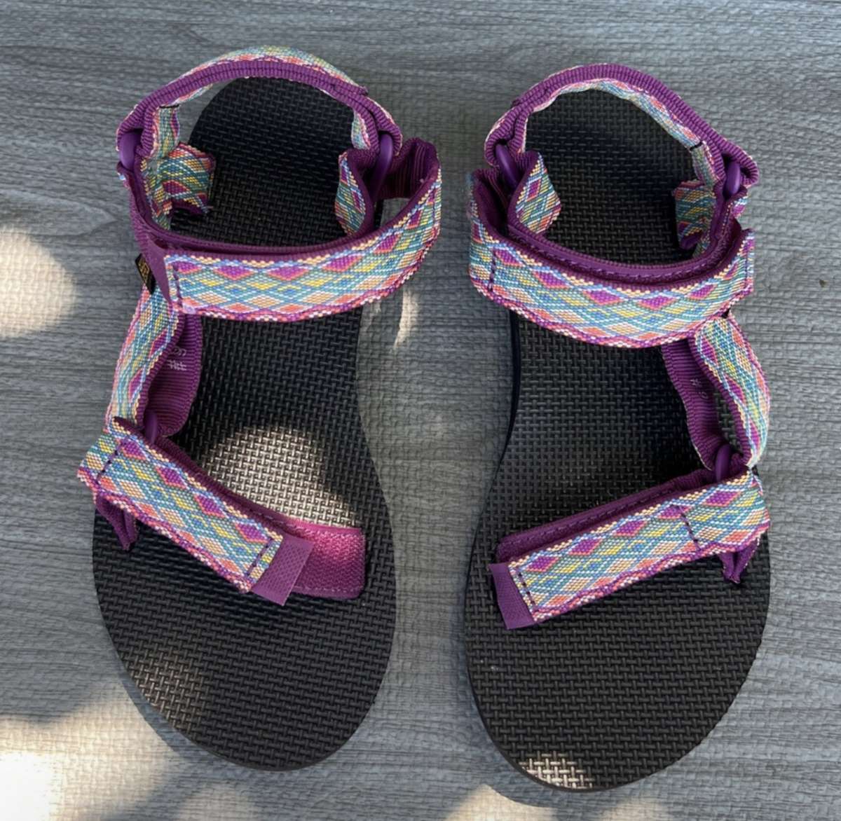 TEVA WMNS size 6