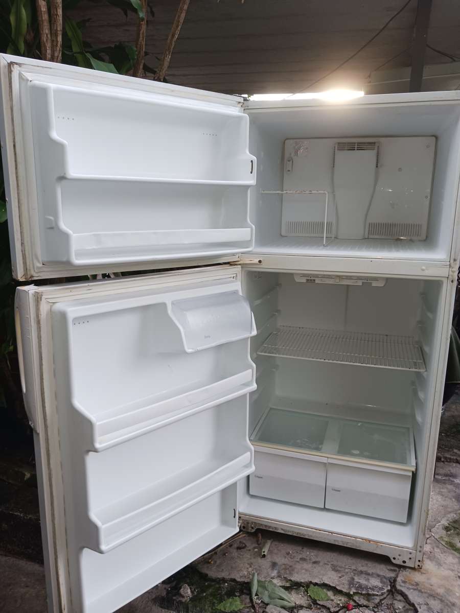 Whirlpool refrigerator 30in