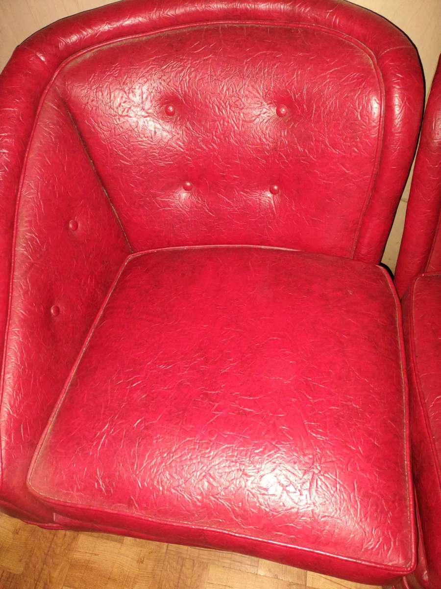 beautiful leather chairs