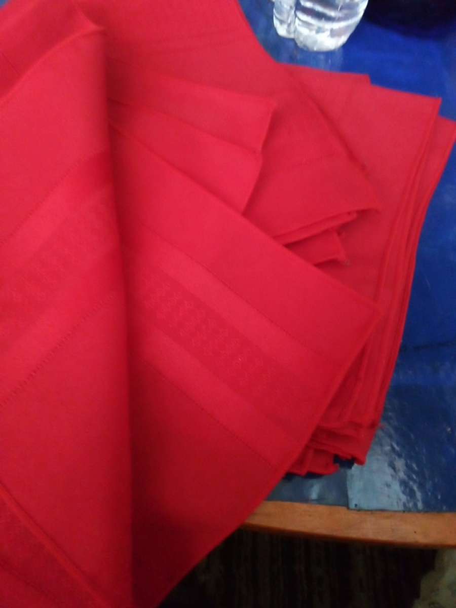 8 Red Linen napkins