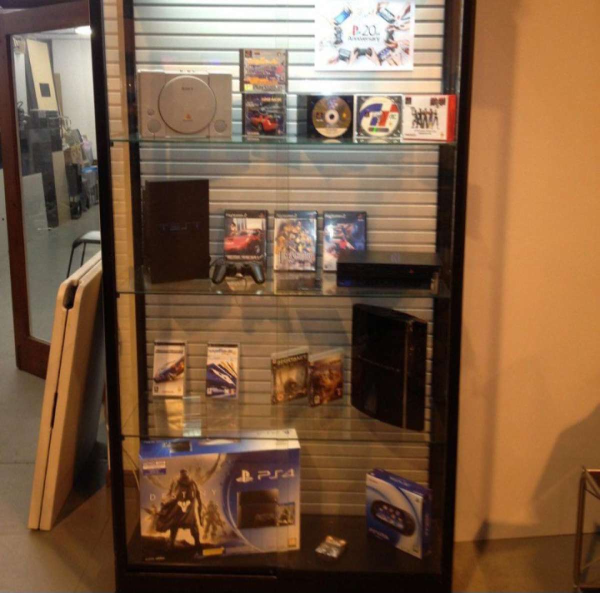 Playstation showcase with games