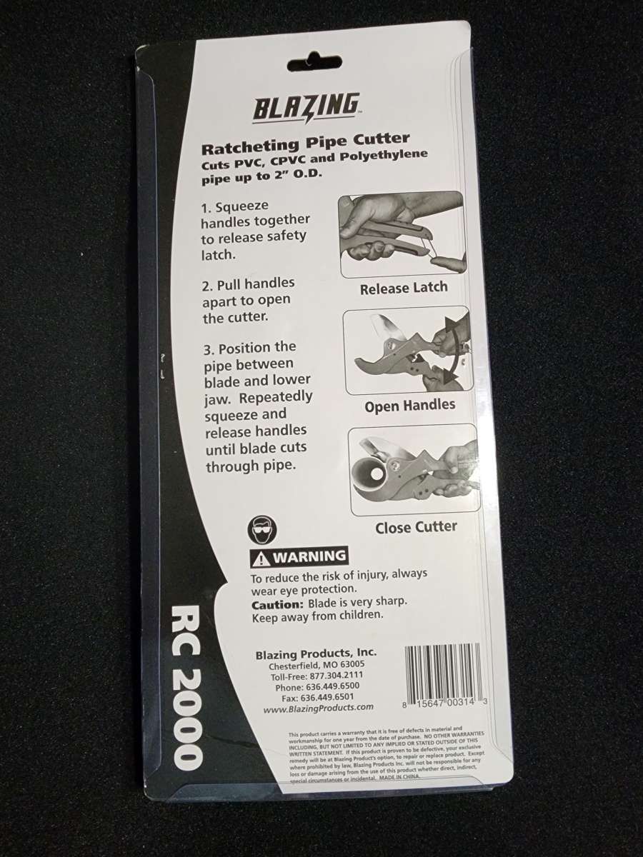 Ratcheting pipe cutter