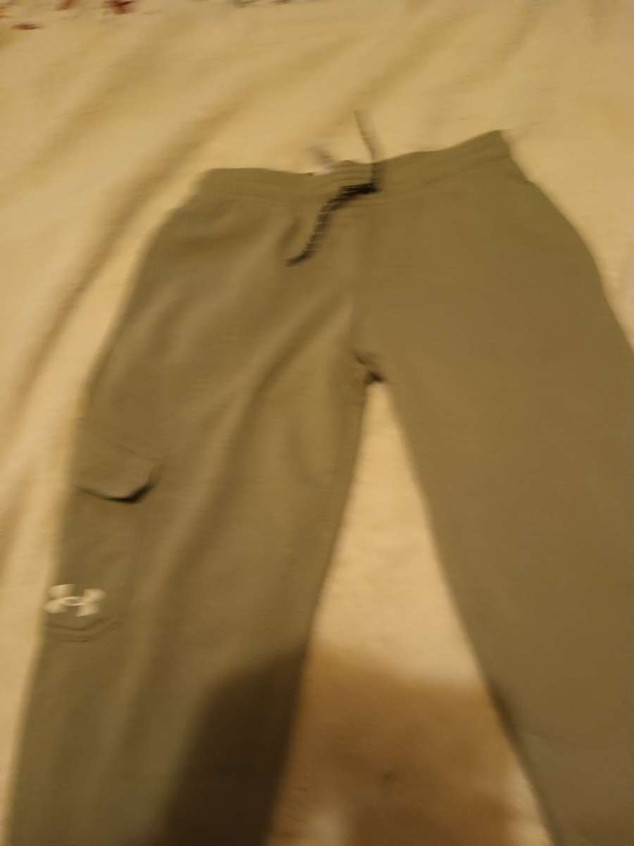 under armor Jr sweatpants for young men