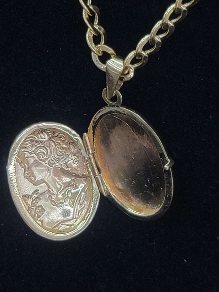 14K Gold Chain Hollow Cuban W Photo Charm 185 Grams 24