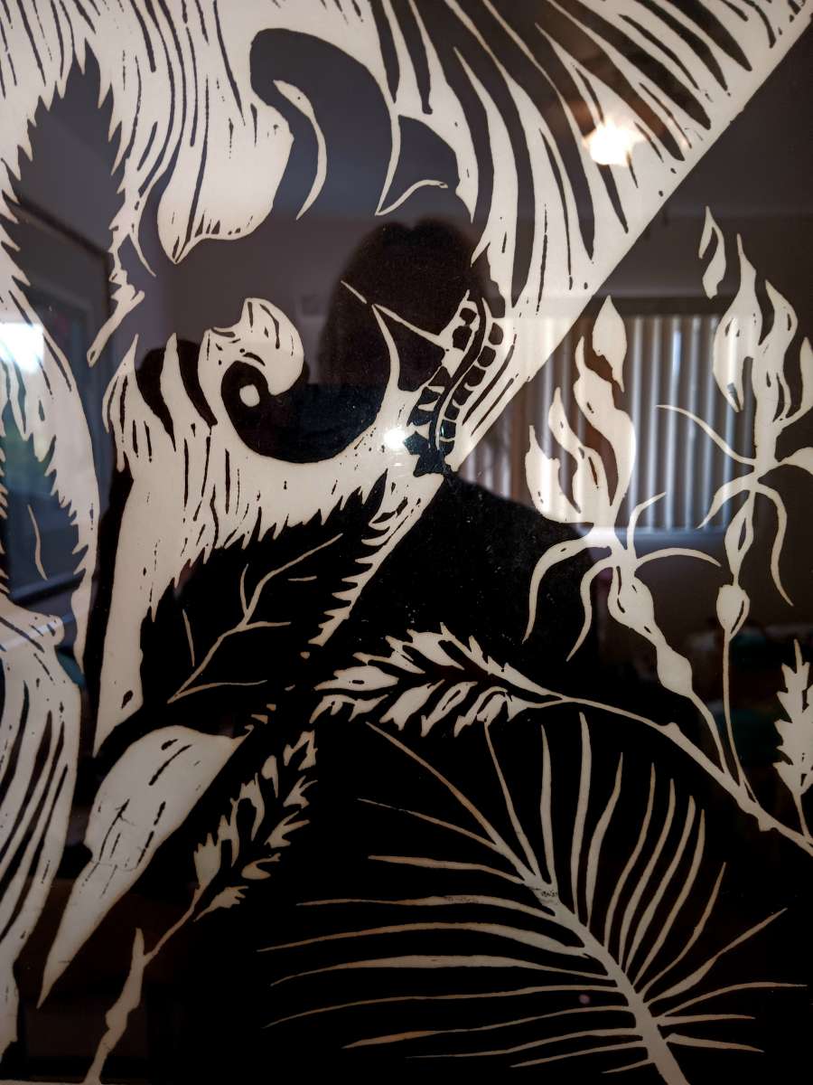 Lauderdale artist that paints Ying and yang in black and whi