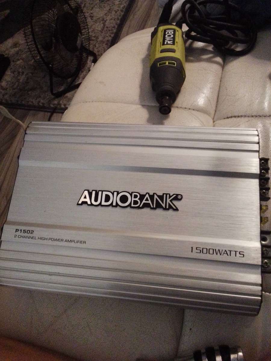 audiomax 1500 watt amp