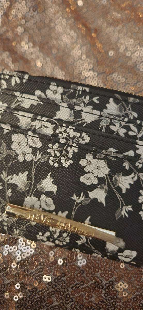 Steve madden wallet