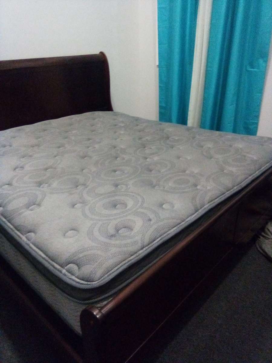 Beautiful Sleigh Bed Hdbrd Side Rails Ftbrd no matres