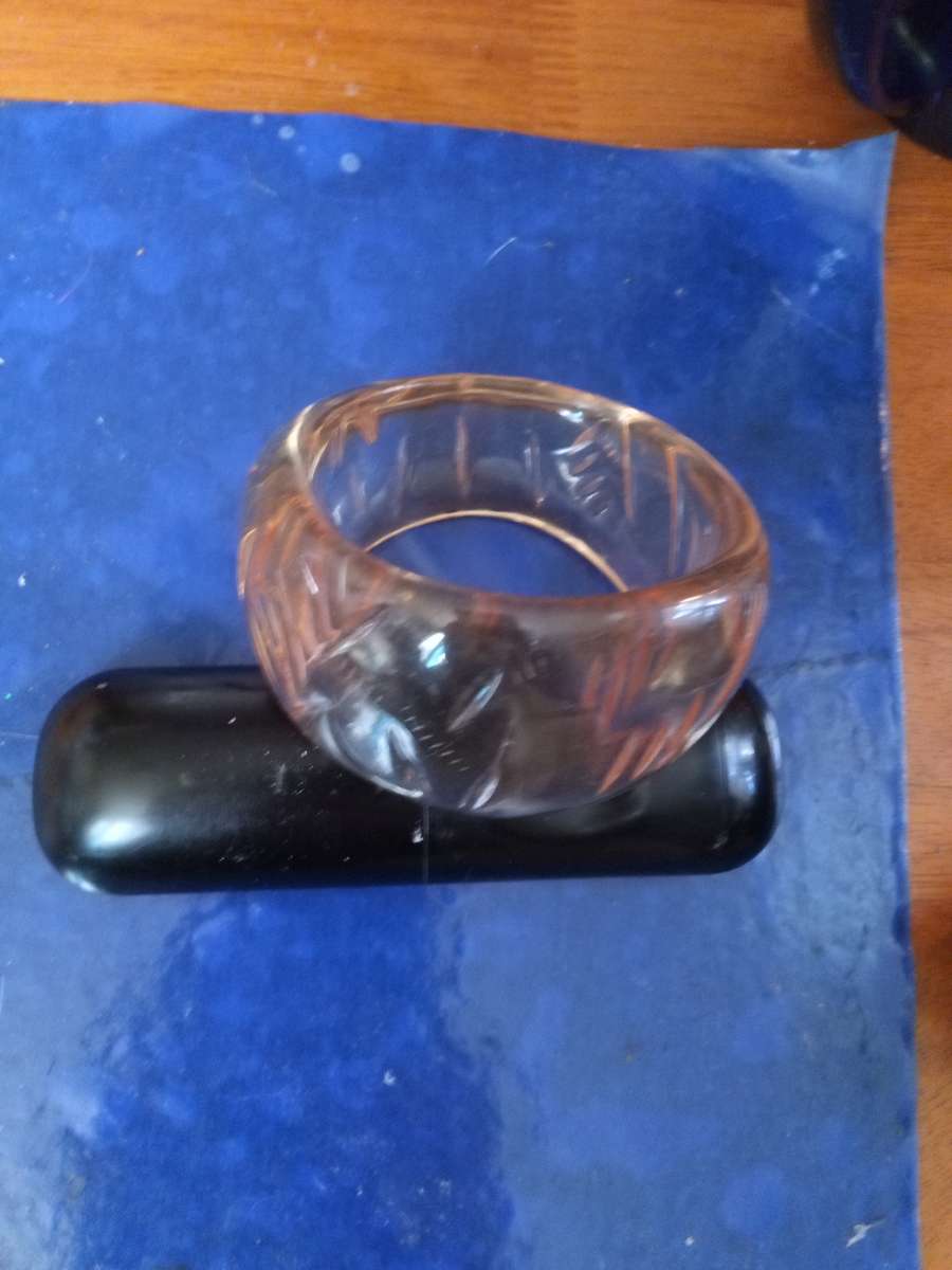 50s Carved Lucite Bangle Bracelet