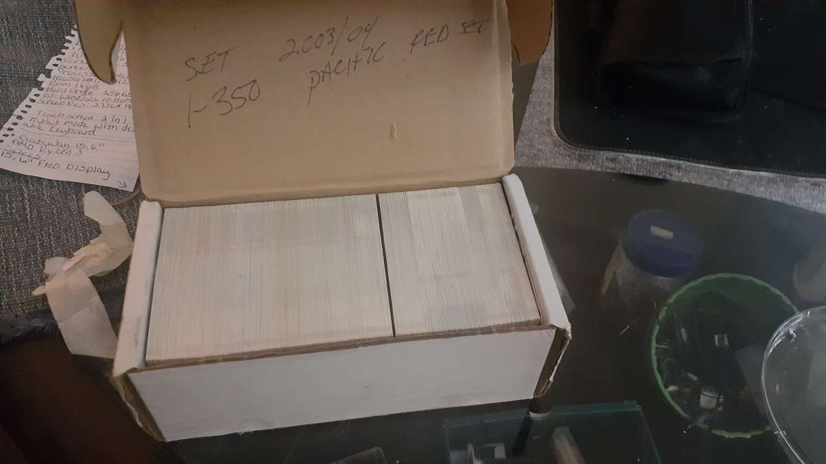 2003 04 Pacific hocky red parallel set