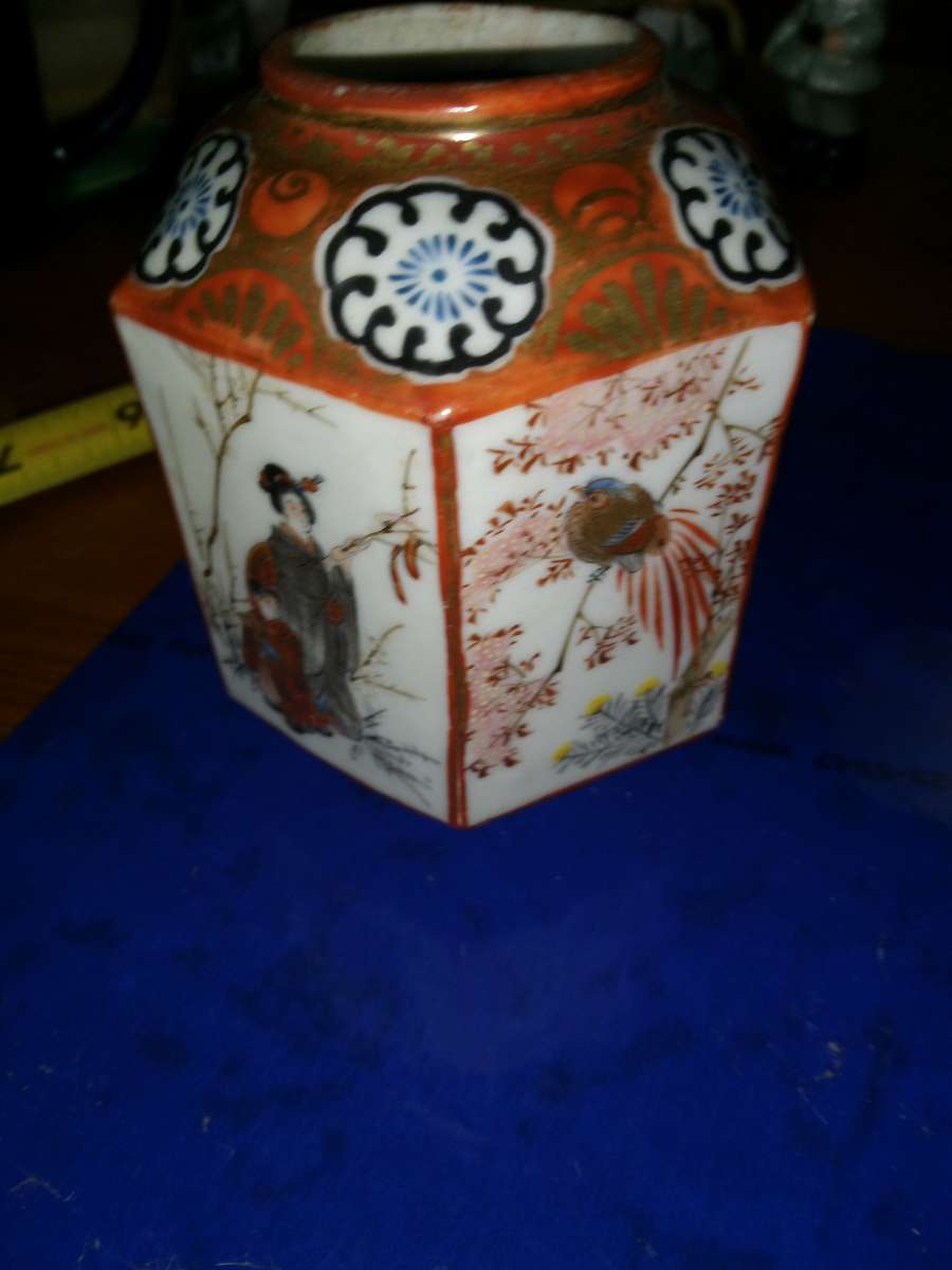 Hand Painted Oriental tea caddy no lid