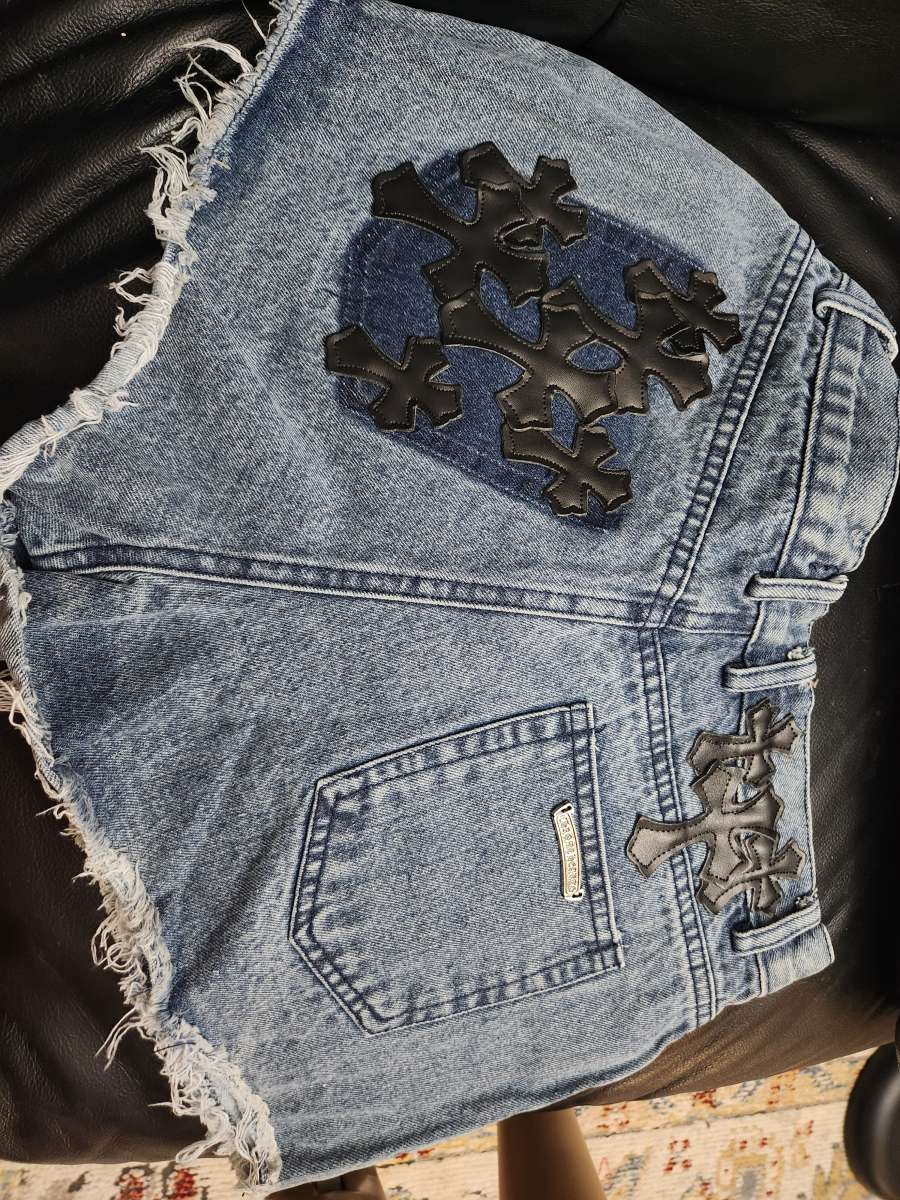 Chrome shorts medium