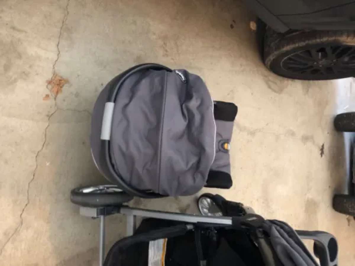 Chicco travel system car seat base an stroller