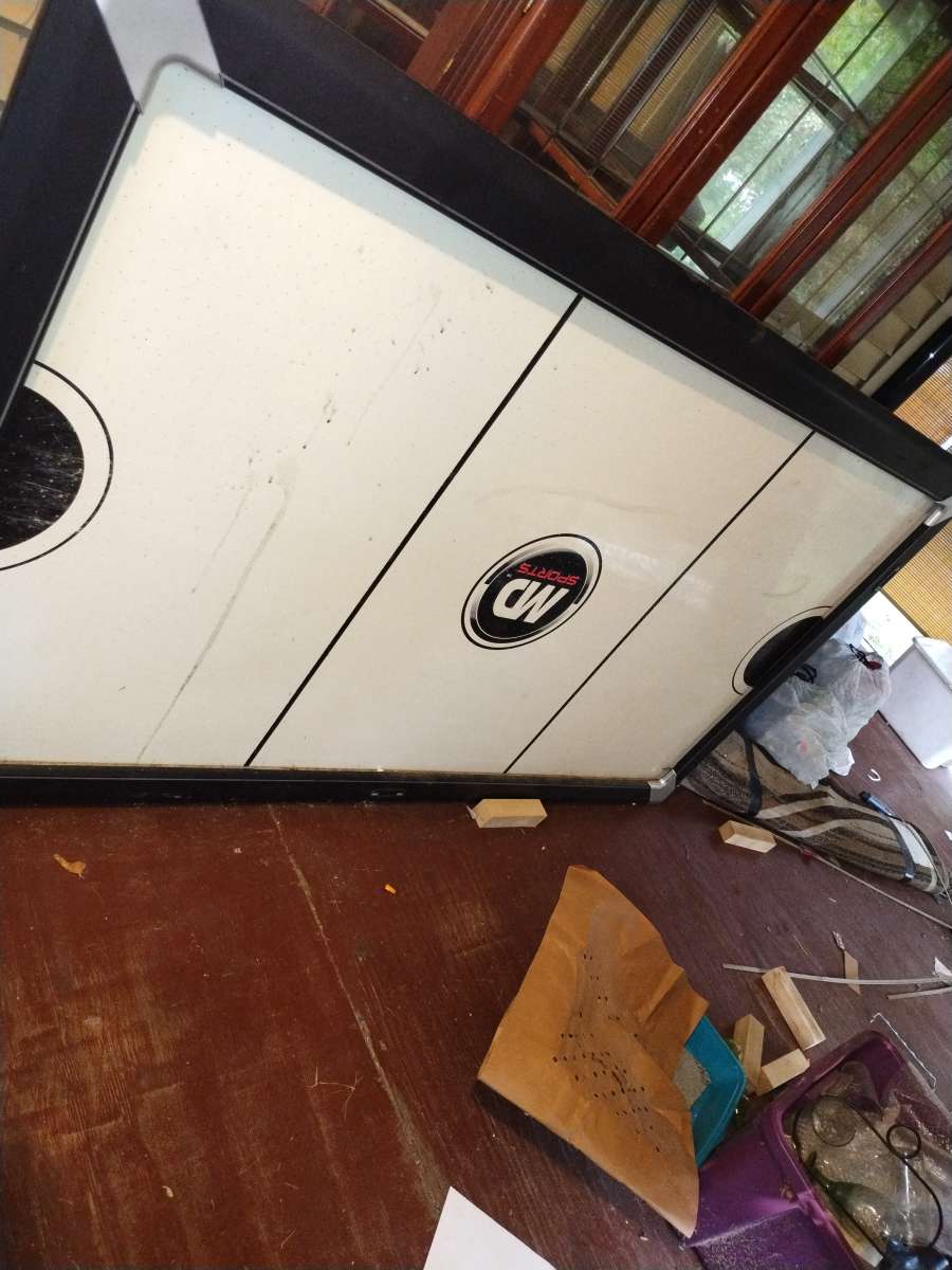 Air Hockey Table