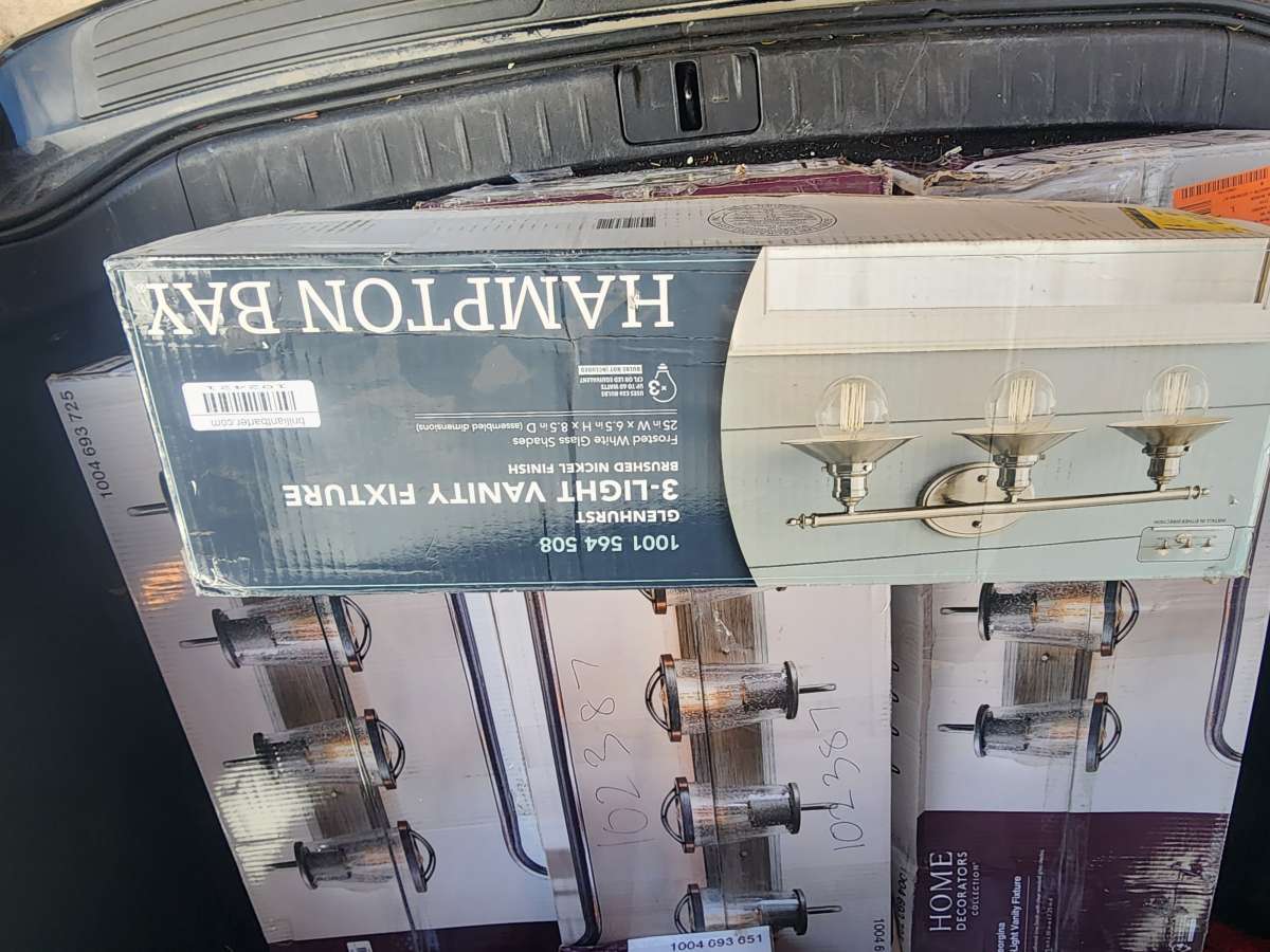 Brand new blinds bath tub light fixtures