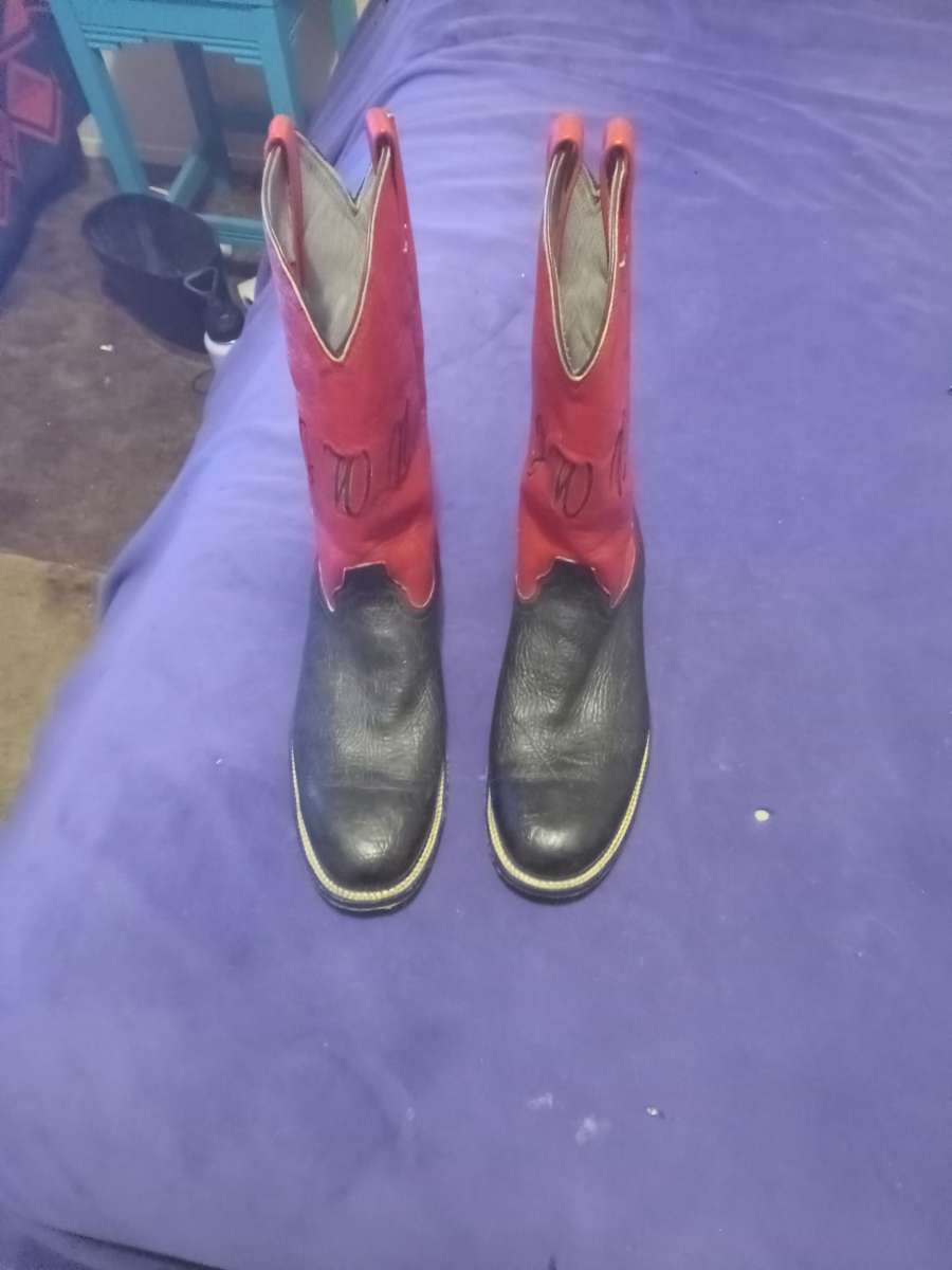 Custom made black and red mens size 11 bull hide
