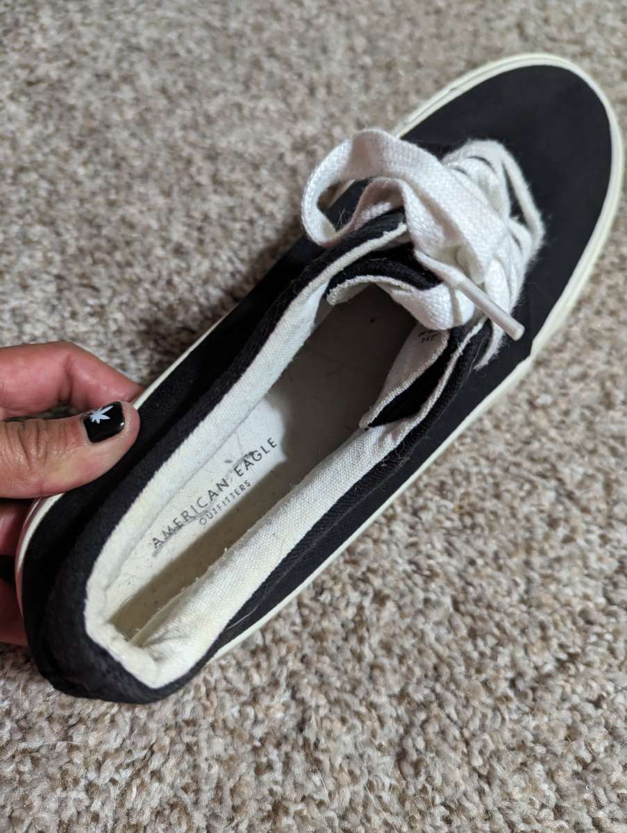 Mens American Eagle shoes size 9