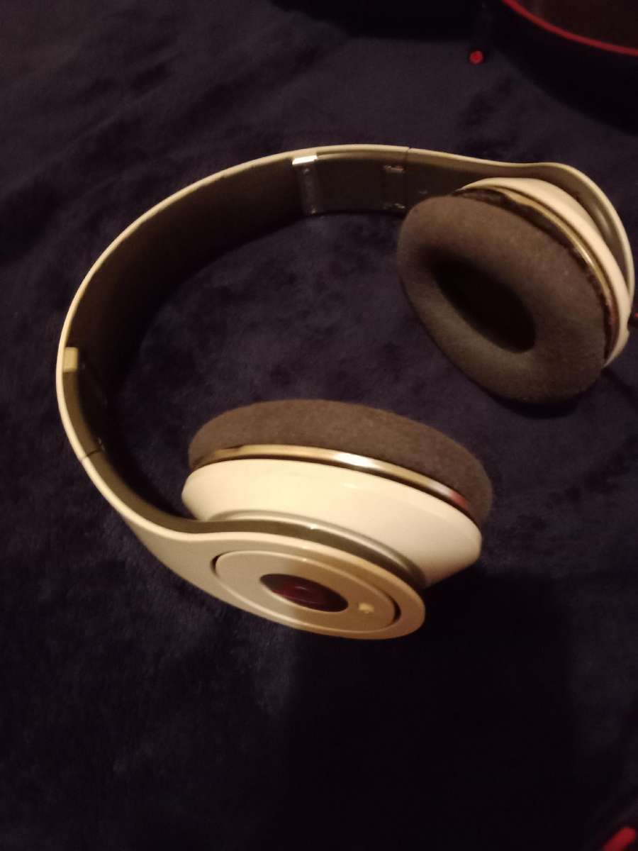 beats by Dr Dre studio Ekocycle high definition isolation he