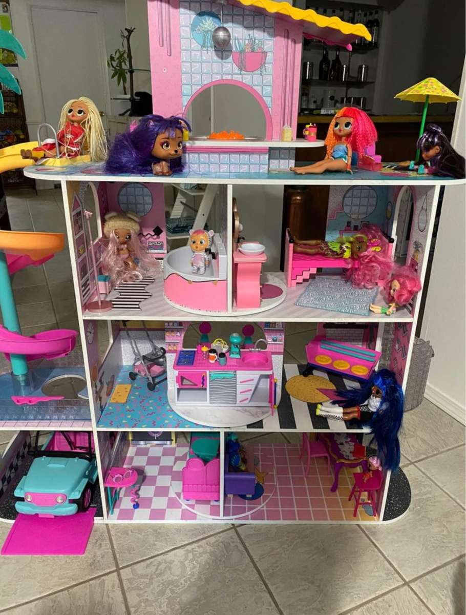 lol doll house