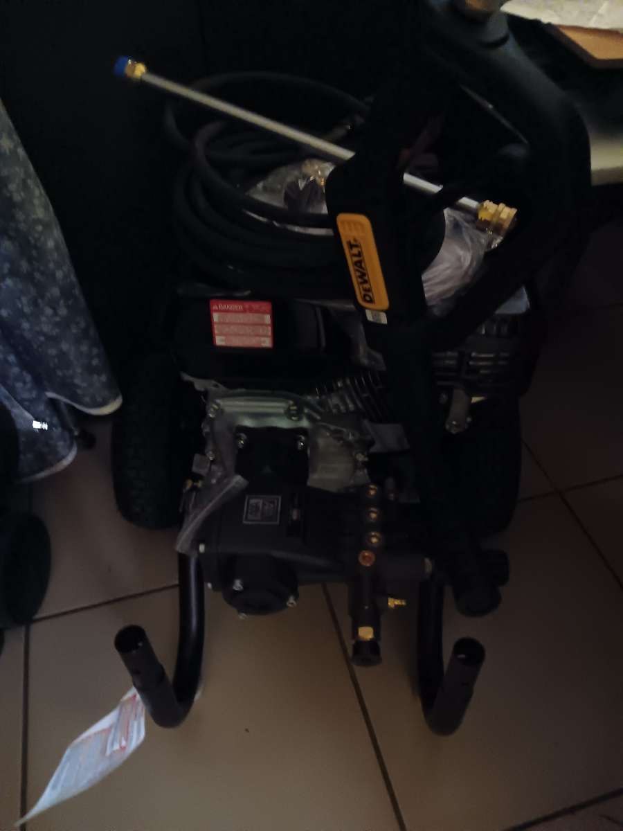3600 psi pressure washer brand new never been used