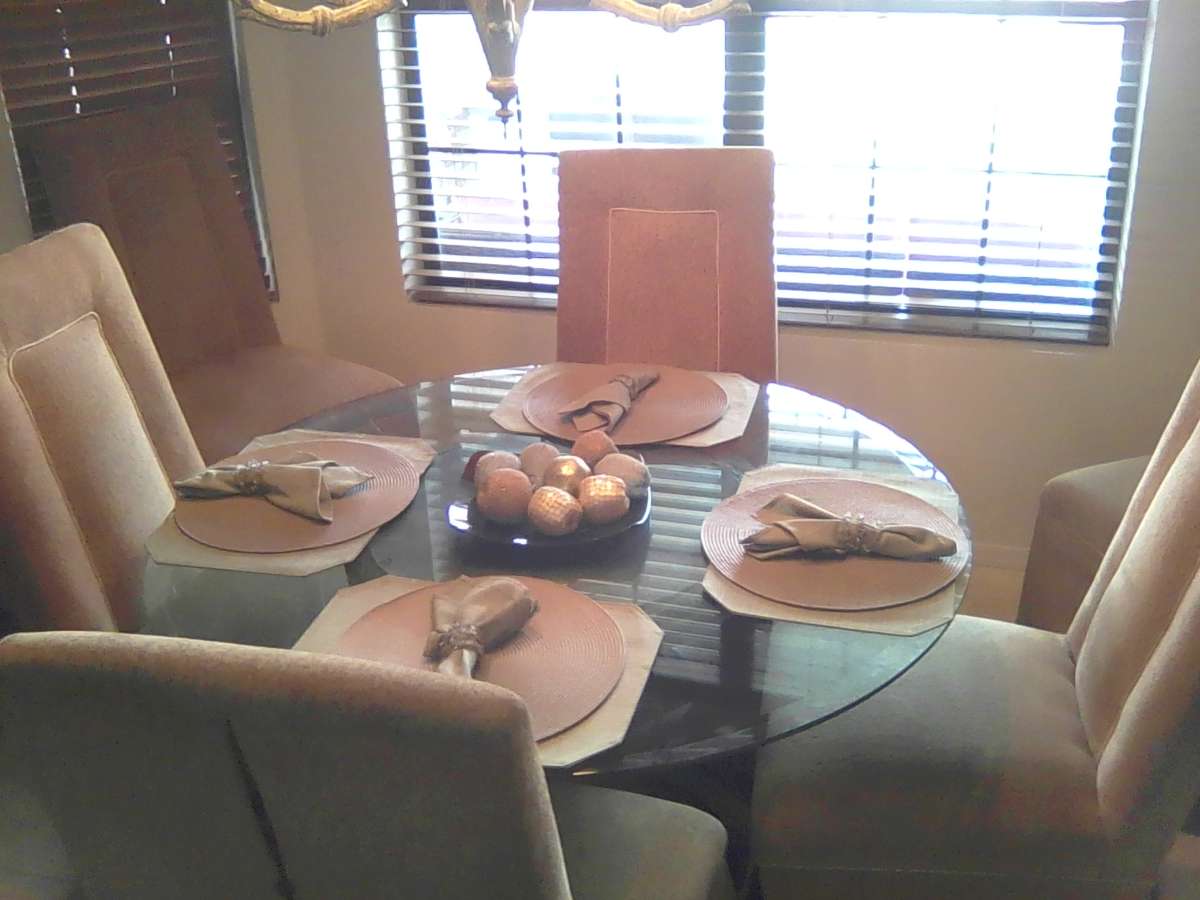Dinning Table With 6Chairs