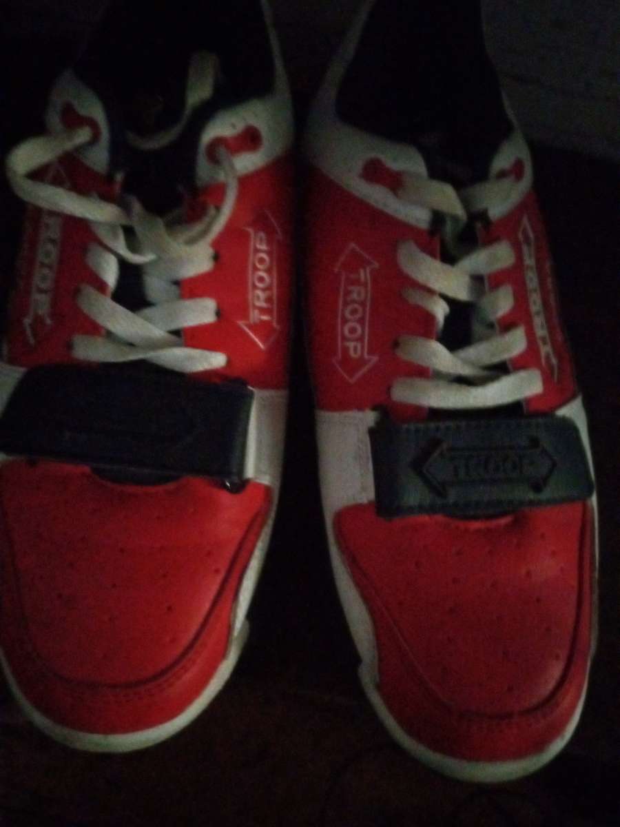 TROOP Cobra size 8 us