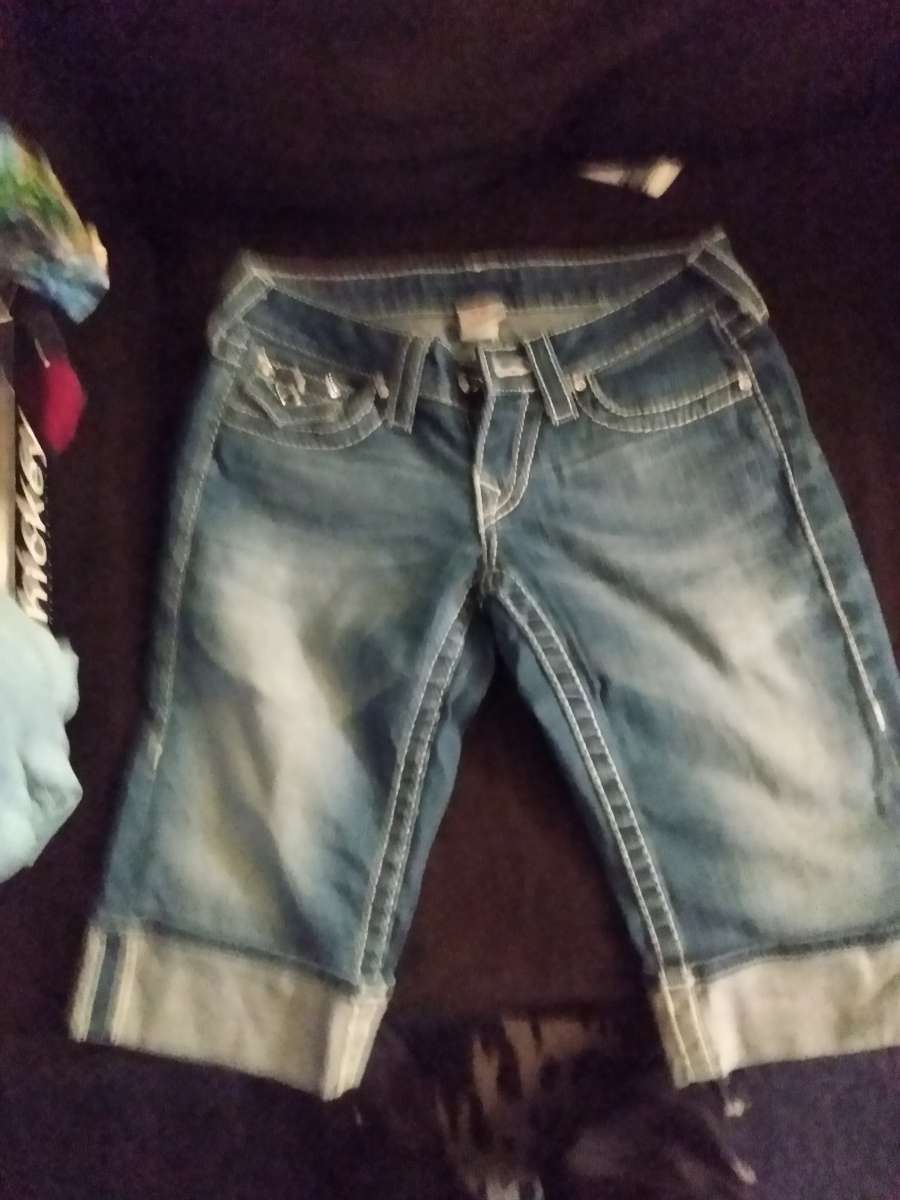 TRUE RELIGION WOMANS JEANS