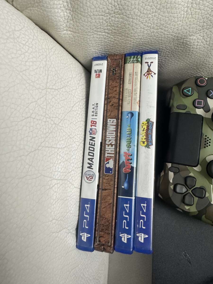 PS4 Pro with VR and games