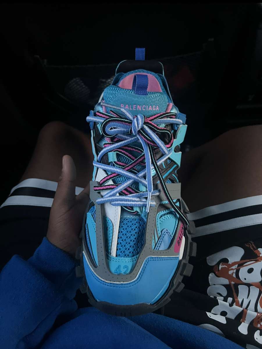 Balencigas track runners