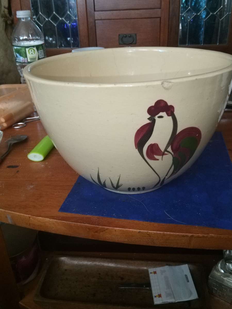 Watt Pottery Rooster Large mixing bowl