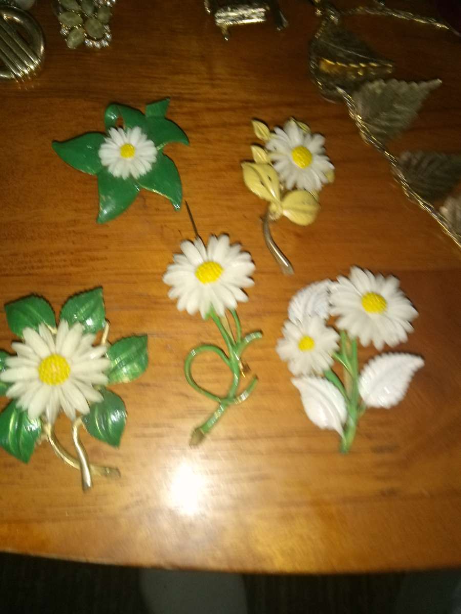 5 1950s 60s Lucite and ename Flower Pins